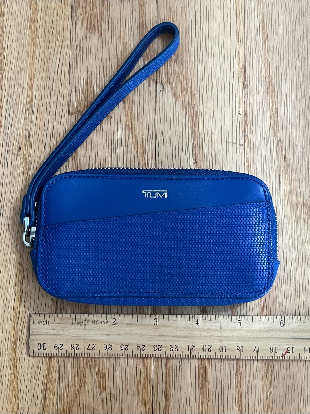 Tumi Blue Leather Wristlet - Picture 2 of 9